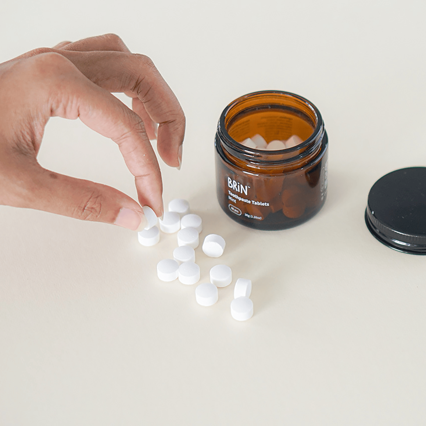 Eco-friendly Slow Living 60x Toothpaste Tablets Starter Pack in Refillable Glass Bottle - Mint